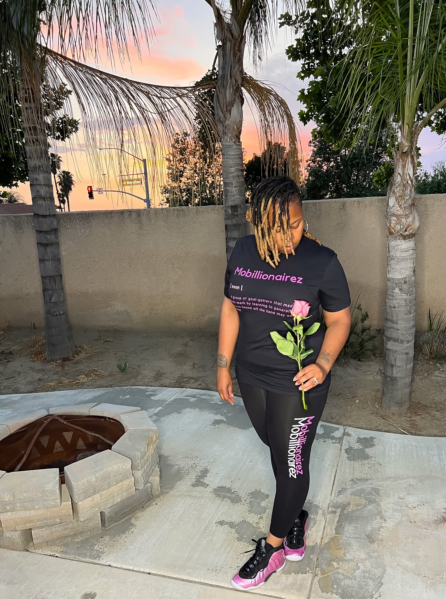 Mobillionairez "Shadow Rose" Definition Tee - Black & Pink